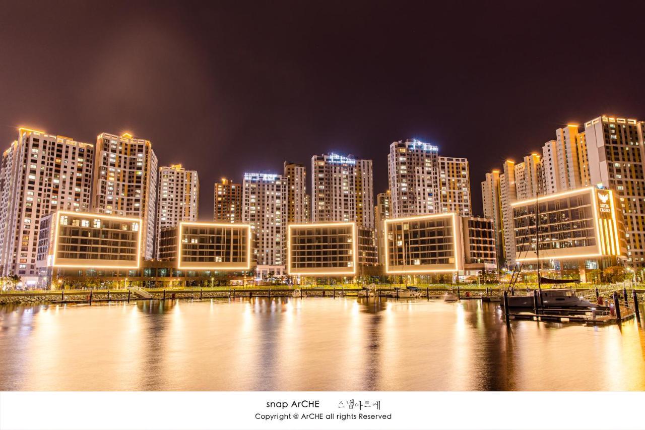 Aparthotel Lotte Castle Marina à Yeosu Extérieur photo